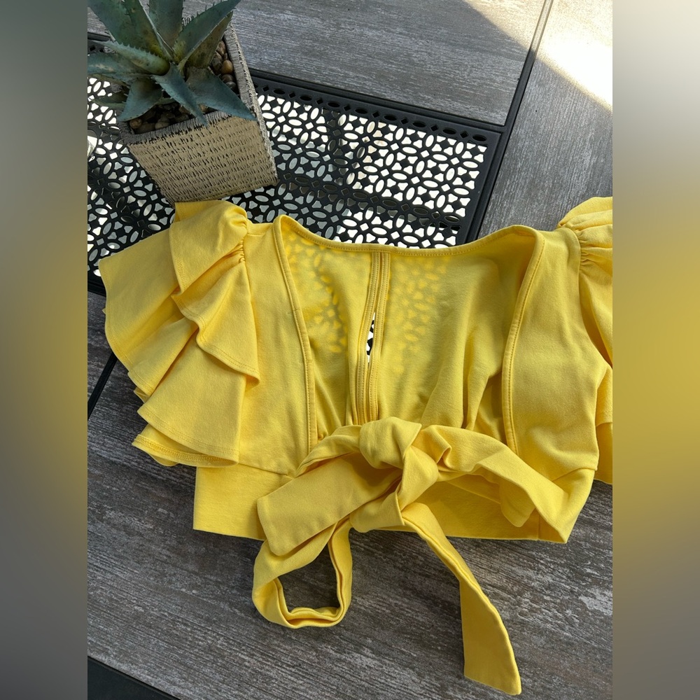 Yellow Backless Topπ€ - Picture 4 of 5